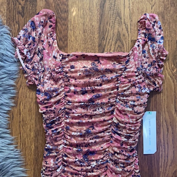 NWT Pink Floral Scrunch Up Mini Dress - Picture 2 of 6